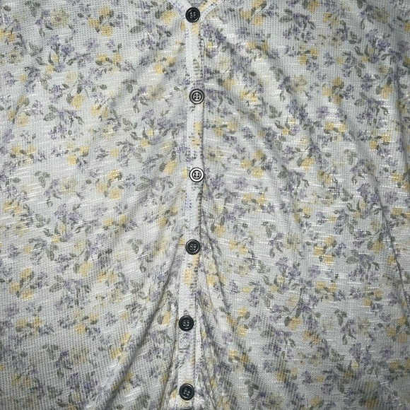 flower printed top - Picture 2 of 2